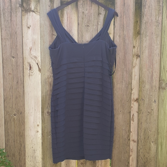 Scarlett Nite Event Dress - Picture 12 of 15